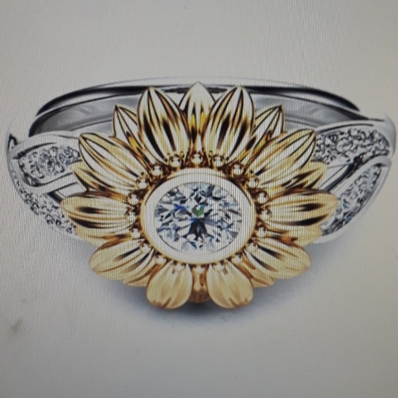 New Two Tone Silver Plated Sunflower Ring - Picture 3 of 5